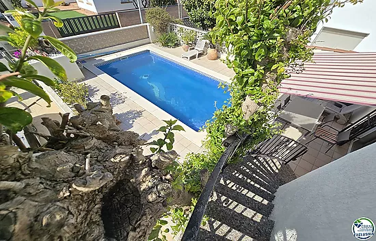 House with pool and tourist license - Peni area