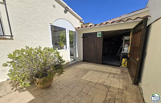House with pool and tourist license - Peni area