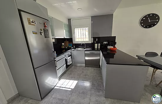 House with pool and tourist license - Peni area