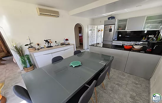House with pool and tourist license - Peni area