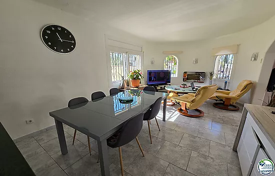 House with pool and tourist license - Peni area