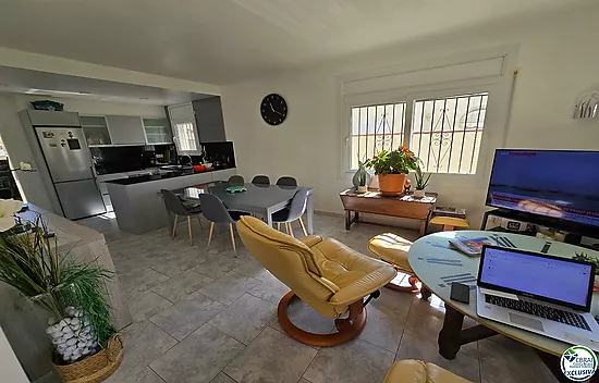 House with pool and tourist license - Peni area