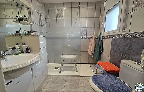 House with pool and tourist license - Peni area