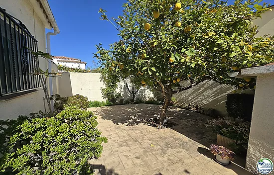House with pool and tourist license - Peni area