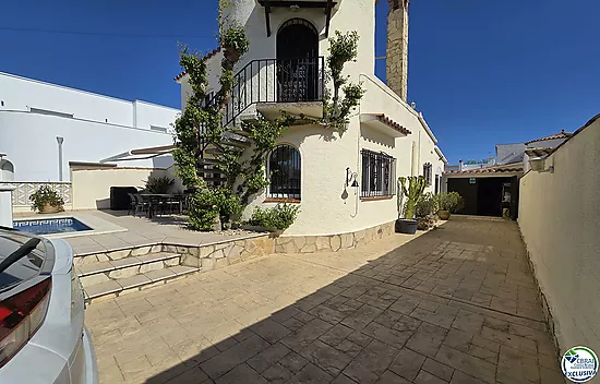 House with pool and tourist license - Peni area