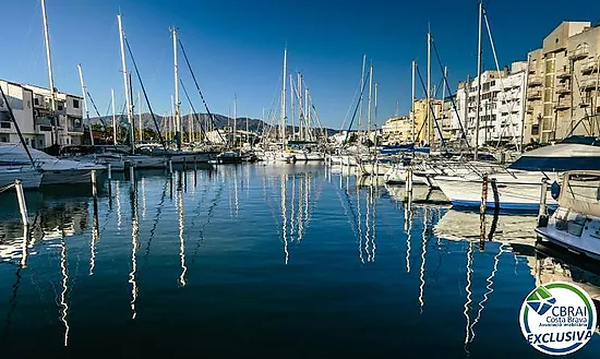 PORT GREC NAUTICA Large studio with sleeping cabin for renovation, with views of the main canal in E