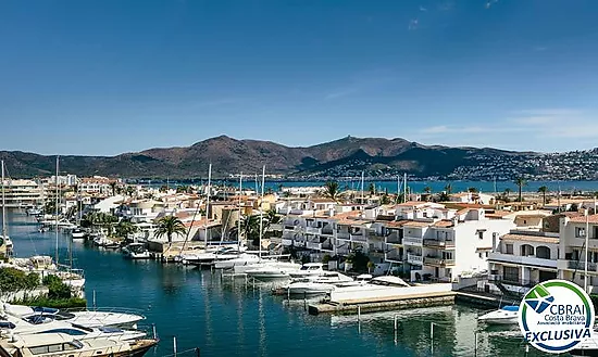 PORT GREC NAUTICA Large studio with sleeping cabin for renovation, with views of the main canal in E