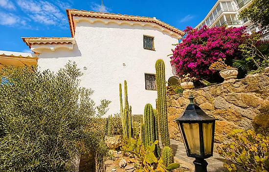 Villa Romántica – Romance, charm, tranquillity and exceptional views over Roses, the Mediterranean a