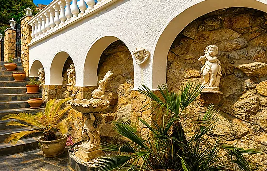 Villa Romántica – Romance, charm, tranquillity and exceptional views over Roses, the Mediterranean a