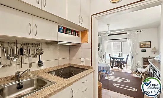 POBLAT TÍPIC Charmant appartement en plein cœur d’Empuriabrava, à seulement 400 m de la plage