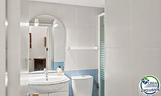 POBLAT TÍPIC Charmant appartement en plein cœur d’Empuriabrava, à seulement 400 m de la plage