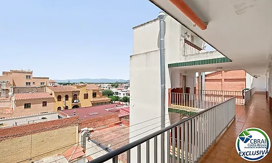 POBLAT TÍPIC Charmant appartement en plein cœur d’Empuriabrava, à seulement 400 m de la plage