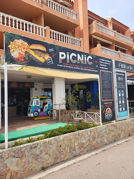 LOCAL EN TRASPASO FRENTE AL MAR – PASEO MARÍTIMO DE EMPURIABRAVA