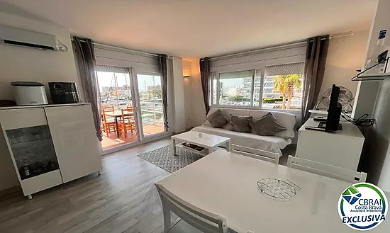PORT CANIGÓ II Elegant 1-bedroom apartment with terrace and canal views