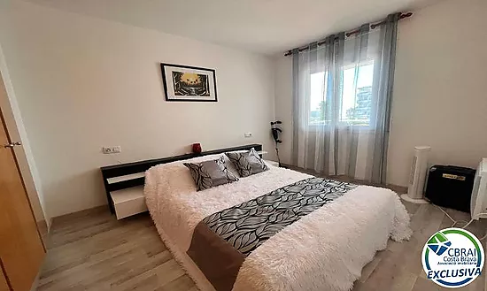 PORT CANIGÓ II Elegant 1-bedroom apartment with terrace and canal views