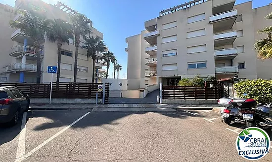 PORT CANIGÓ II Elegant 1-bedroom apartment with terrace and canal views