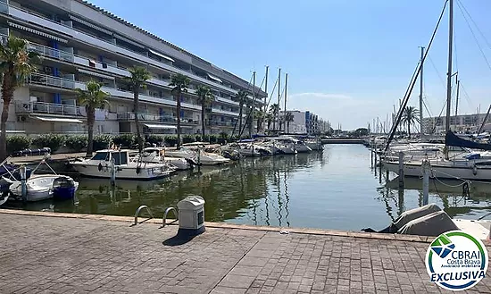 PORT CANIGÓ II Elegant 1-bedroom apartment with terrace and canal views