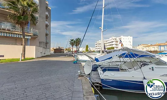 PORT CANIGÓ II Elegant 1-bedroom apartment with terrace and canal views