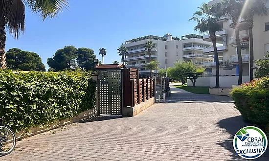 PORT CANIGÓ II Elegant 1-bedroom apartment with terrace and canal views