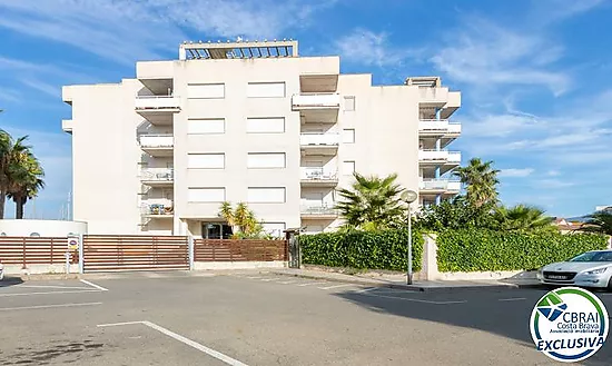PORT CANIGÓ II Elegant 1-bedroom apartment with terrace and canal views