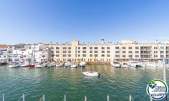 PORT MOXÓ Charming 2-bedroom apartment with canal views, solarium and private outdoor parking