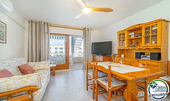PORT MOXÓ Charming 2-bedroom apartment with canal views, solarium and private outdoor parking