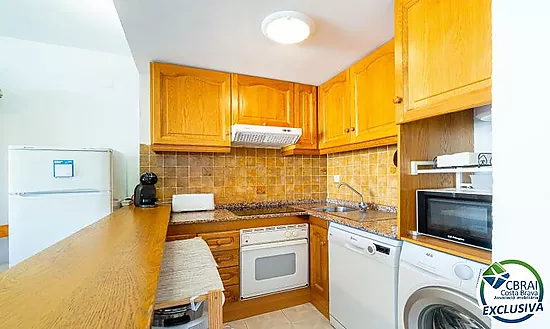 PORT MOXÓ Charming 2-bedroom apartment with canal views, solarium and private outdoor parking