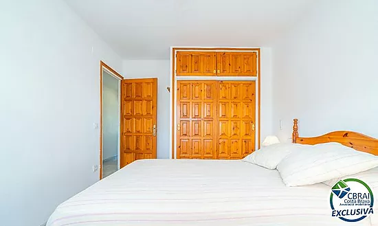 PORT MOXÓ Charming 2-bedroom apartment with canal views, solarium and private outdoor parking
