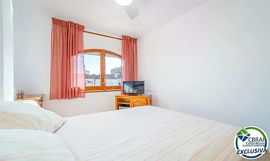 PORT MOXÓ Charming 2-bedroom apartment with canal views, solarium and private outdoor parking
