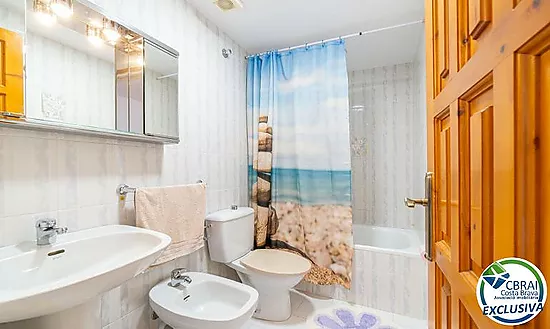 PORT MOXÓ Charming 2-bedroom apartment with canal views, solarium and private outdoor parking