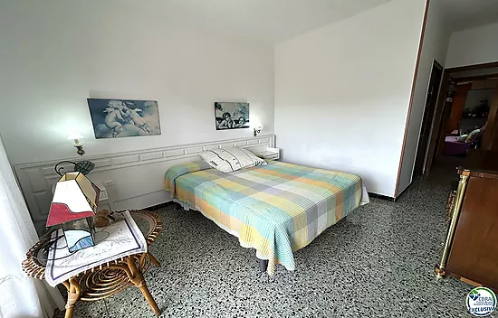 Casa en Llançà con licencia turística, vistas al mar y a pocos metros de la playa.