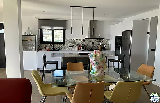 Casa en Roses,  3 habitaciones, 250 m2