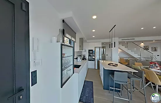 Casa en Roses,  3 habitaciones, 250 m2