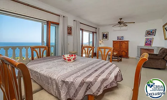 Villa exclusive avec des vues panoramiques spectaculaires sur la mer à El Port de la Selva