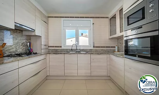 Villa exclusive avec des vues panoramiques spectaculaires sur la mer à El Port de la Selva