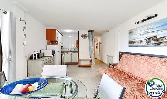 Seafront apartment with sea views in Salatar, Roses