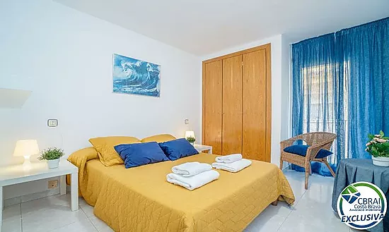 GRAN RESERVA Charming apartment just 50 meters from the beach, with swimming pools, communal garden