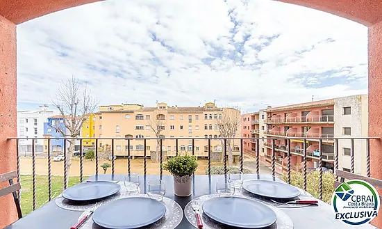 GRAN RESERVA Charming apartment just 50 meters from the beach, with swimming pools, communal garden