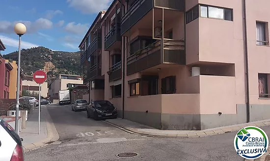 OLIVERA PALAU Secure Parking Space for a Small Car, Motorcycles, Jet Skis and Bicycles