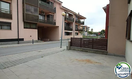 OLIVERA PALAU Secure Parking Space for a Small Car, Motorcycles, Jet Skis and Bicycles