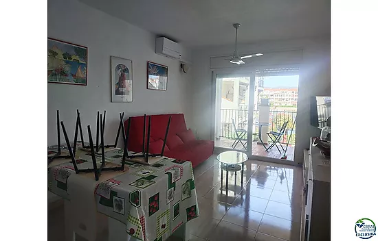 Appartement agréable au lac San Maurici, avec belle vue sur le canal, piscine et jardins communautai