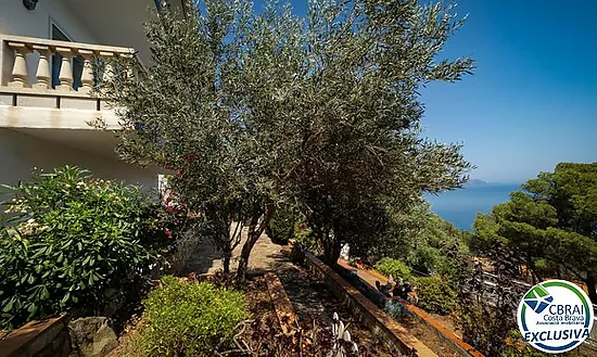 Villa exclusive avec des vues panoramiques spectaculaires sur la mer à El Port de la Selva