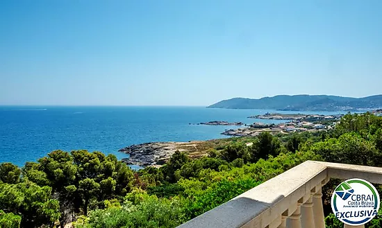 Villa exclusive avec des vues panoramiques spectaculaires sur la mer à El Port de la Selva