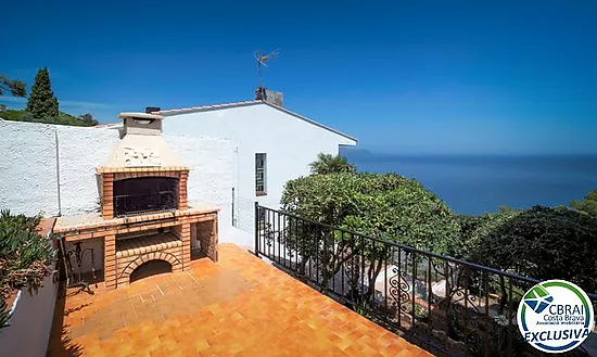 Villa exclusive avec des vues panoramiques spectaculaires sur la mer à El Port de la Selva