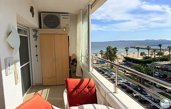 Primera línea, vistas espectaculares al mar, reformado.