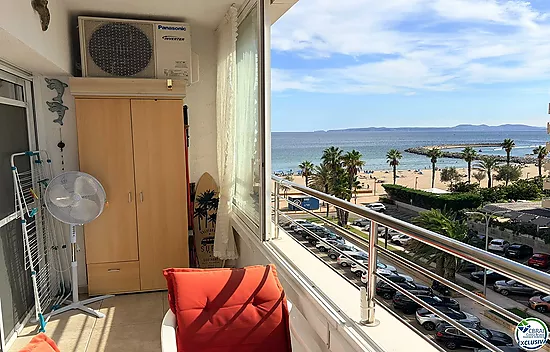 Primera línea, vistas espectaculares al mar, reformado.