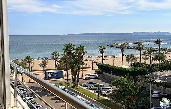Primera línea, vistas espectaculares al mar, reformado.
