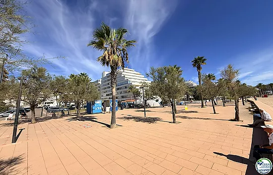 Primera línea, vistas espectaculares al mar, reformado.