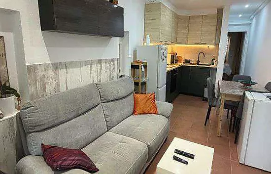 2-bedroom ground-floor apartment with a terrace in a complex with a pool