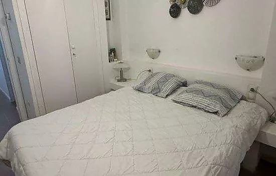 2-bedroom ground-floor apartment with a terrace in a complex with a pool